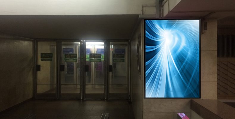 Реклама на ЖК дисплеях на платформах метро в Минске | Свет Города