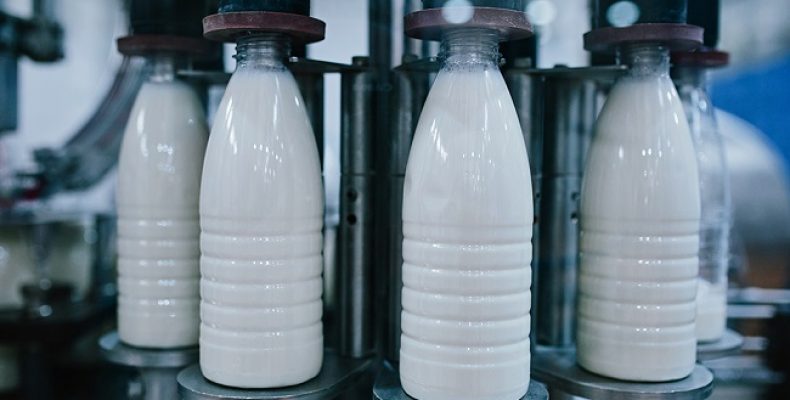 Восстановленное молоко может иметь синеватый оттенок