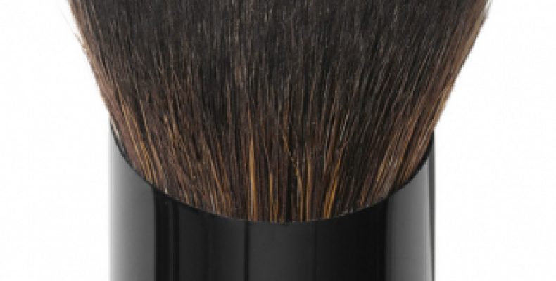 Bobbi Brown Smooth Blending Brush Кисть для нанесения пудры из синтетического ворса