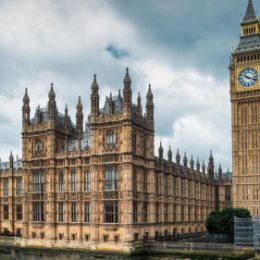 Британский парламент первично одобрил закон об эвтаназии. Впереди еще несколько голосований с непредсказуемым результатом