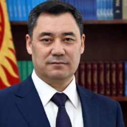 «Чтобы не было конфликта интересов»: почему Садыр Жапаров снял с должности Акылбека Жапарова
