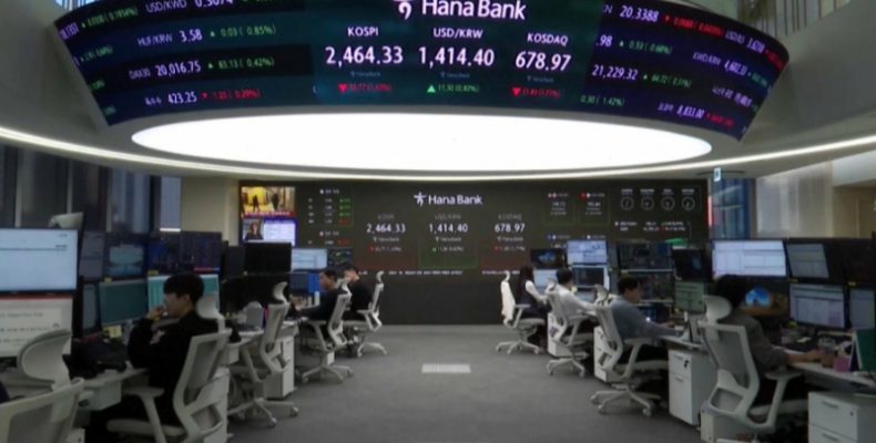 Южнокорейская вона упала к доллару