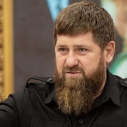 Кадыров пообещал полмиллиона рублей назвавшим детей в честь героев Чечни
