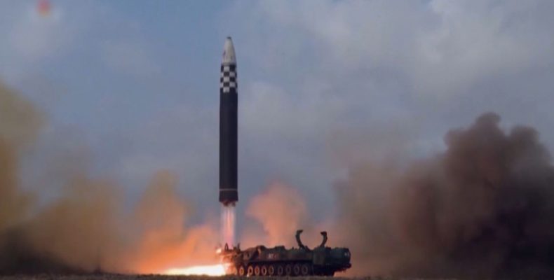 КНДР запустила баллистическую ракету в сторону Японии