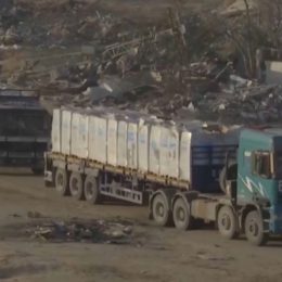 ООН: 915 грузовиков с гумпомощью прибыли в сектор Газа