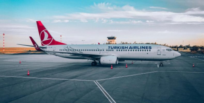 Пилот Turkish Airlines умер во время полета в Стамбул