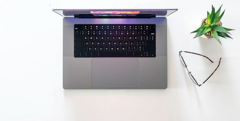 Поломка экранов MacBook причины и решения