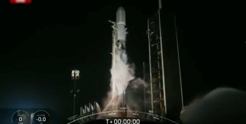 Рекорд SpaceX — три запуска ракет за 20 часов