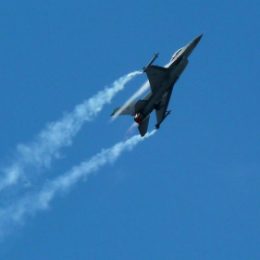 Самолет упал на здание в США: есть погибшие и пострадавшие
