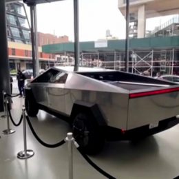 Tesla отозвала 700 тысяч автомобилей из-за неисправности в системе контроля