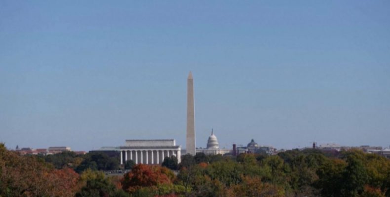 Трамп пригрозил странам БРИКС пошлинами в размере 100% за отказ от доллара