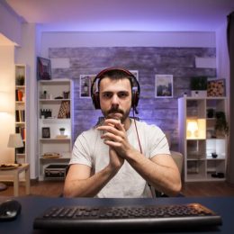 Twitch снизил стоимость подписки для россиян