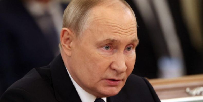 «Все свистит у виска. И секунды, и пули»: Путин заявил, что россиянам нужна «движуха» (видео)