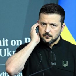 Зеленский: У Киева нет сил вернуть Крым и Донбасс