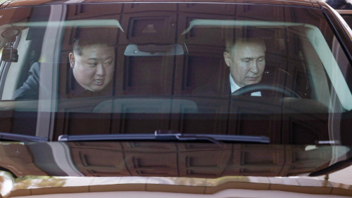 Ким Чен Ын назвал Путина "самым близким другом"